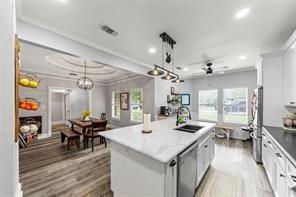 Building Photo - 5601 Burgundy Dr