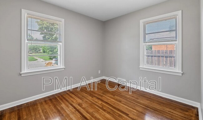 Building Photo - 6125 E Boston St