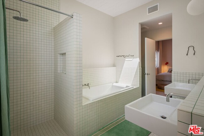 Building Photo - 1227 Tellem Dr