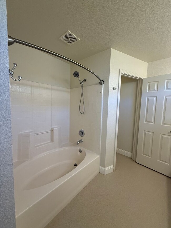Building Photo - 532 Blarney Cir