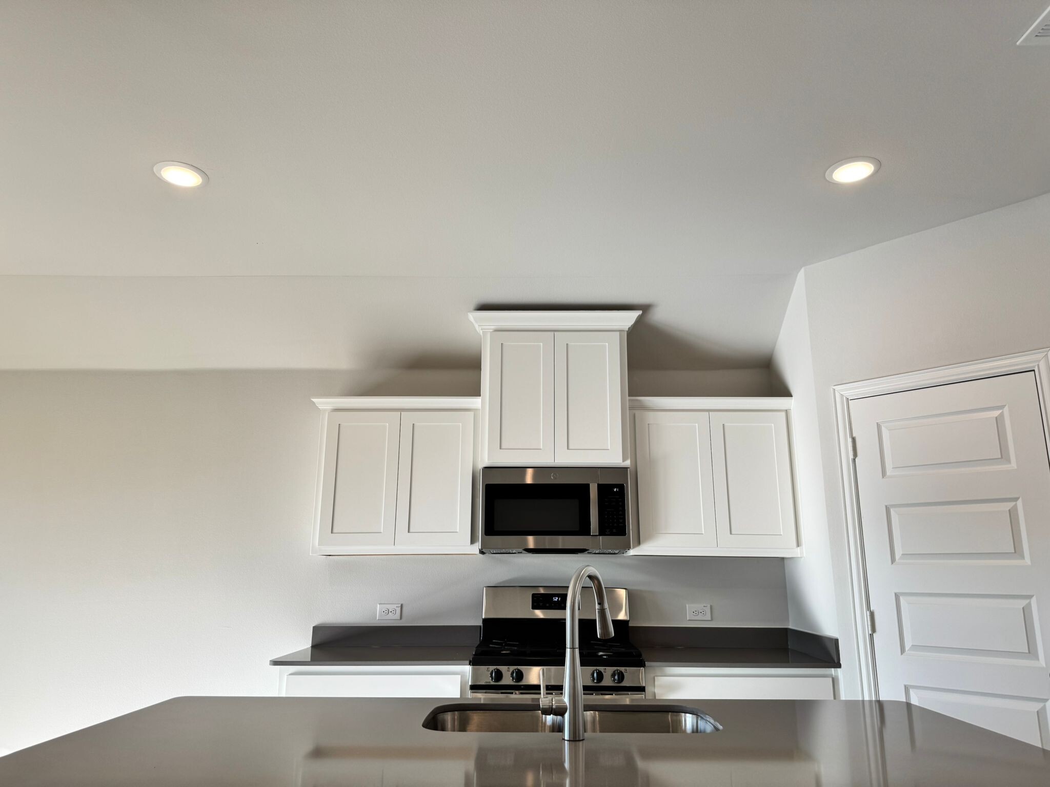 Building Photo - 2022 Sycamore Ridge Trl