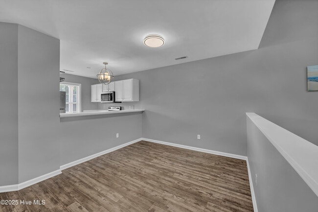 Building Photo - 4609 McClelland Dr
