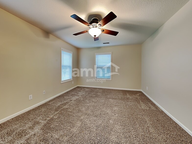 Building Photo - 128 Heartstone Cir