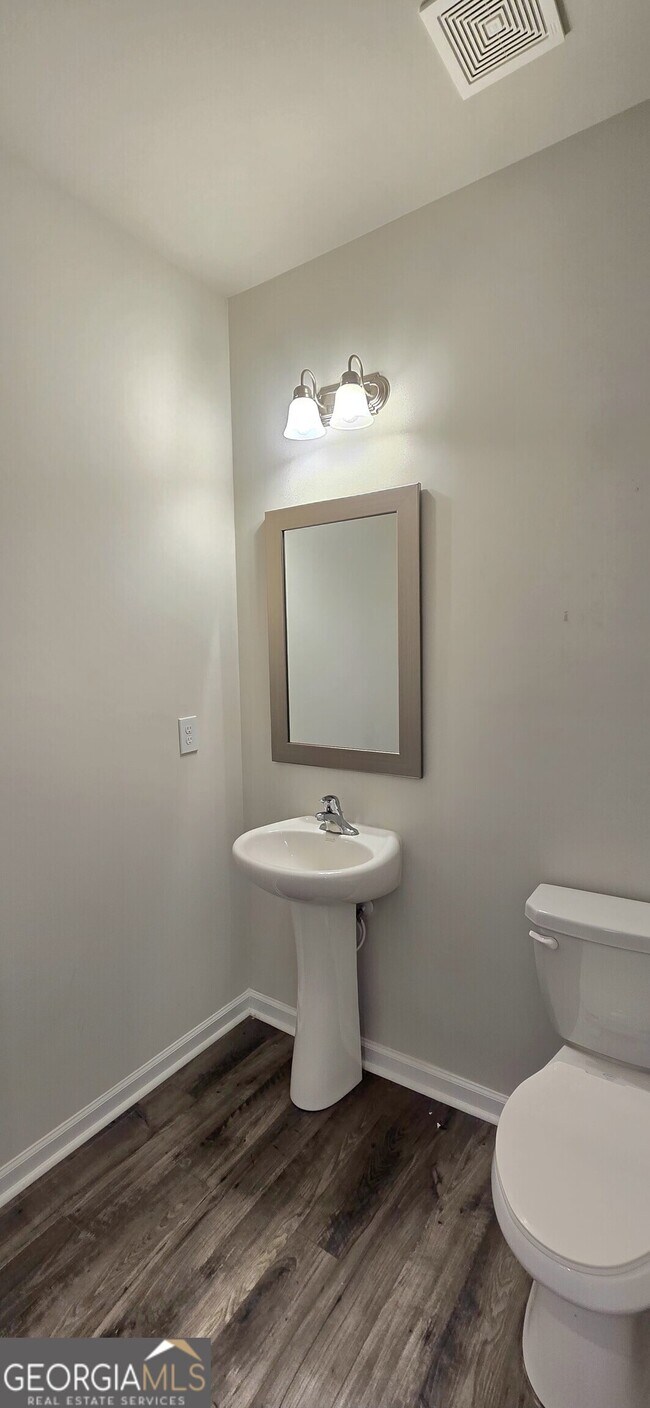 Building Photo - 3608 Hidden Valley Cir