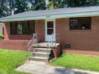 Building Photo - 3 Bedroom Brick House in Meadowbrook