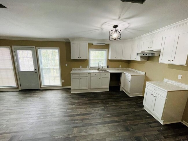 Building Photo - 5716 Bridle Path Ln