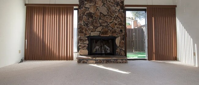 Building Photo - Condo in The Bluffs - Community Pool and Spa