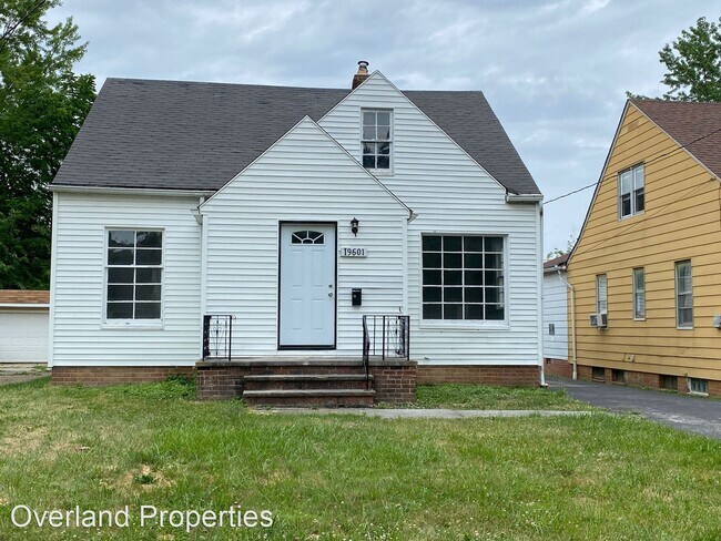 Building Photo - 3 br, 1 bath House - 19601 Sunset Dr