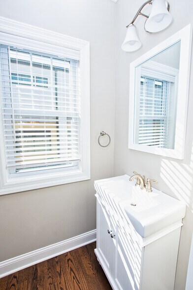 Building Photo - 158 Broad St