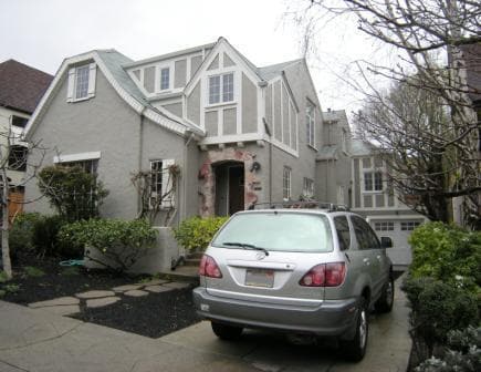Building Photo - Beautiful, Spacious Rockridge Home!
