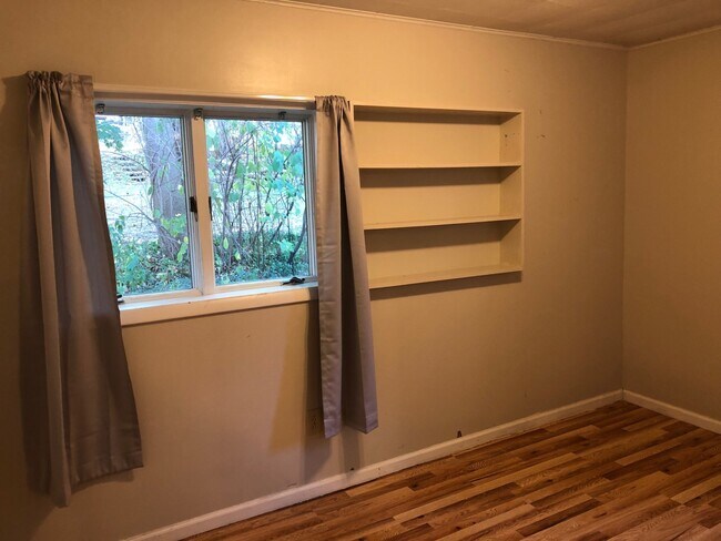 Bedroom - 419 Monroe St