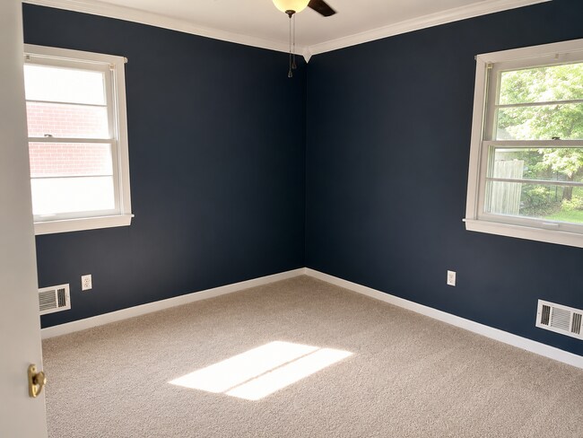 Building Photo - 6207 Middlerose Cir
