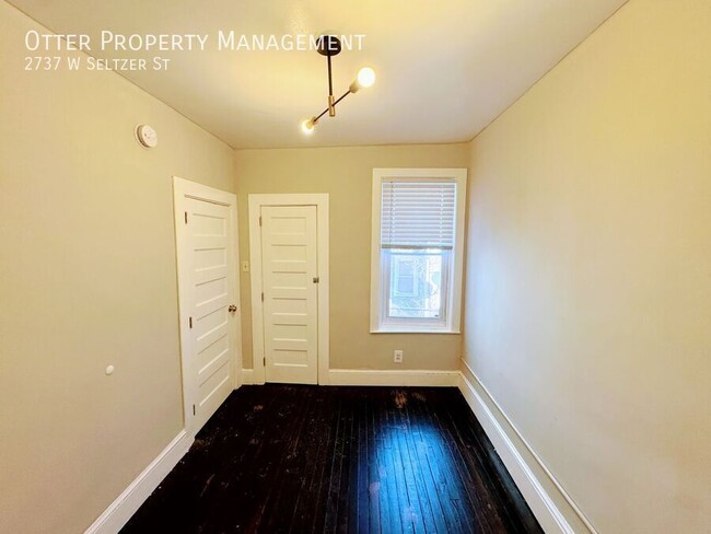 Building Photo - 2737 W Seltzer St