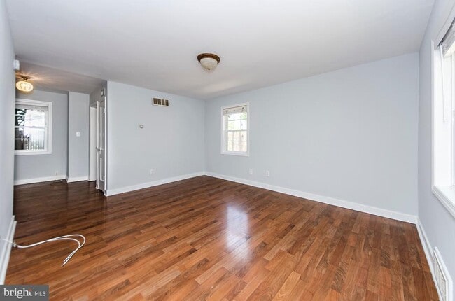 Building Photo - 908 S Highland St