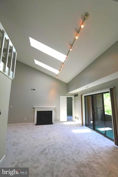 Building Photo - 1709 Mountainview Dr