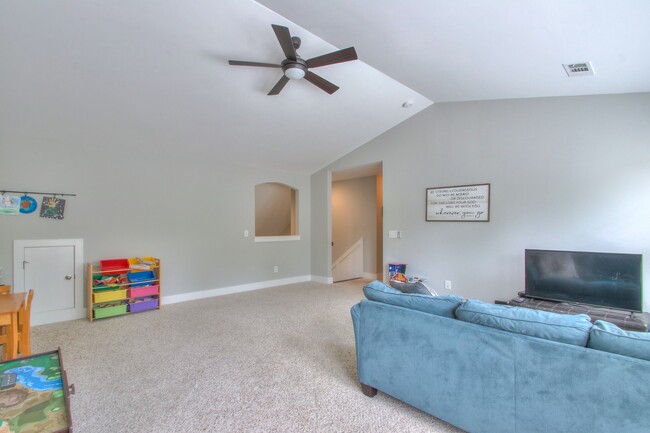 Building Photo - 1113 Camden Cir