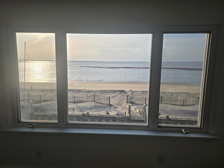 Building Photo - 18 Slape Ave