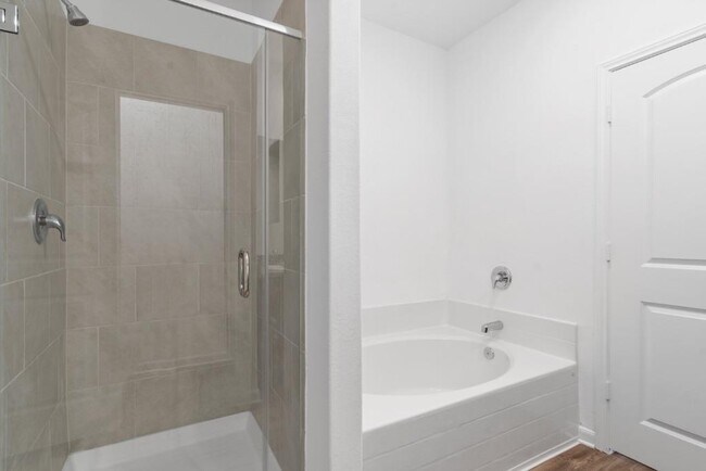 Building Photo - 3875 Trail de Paris