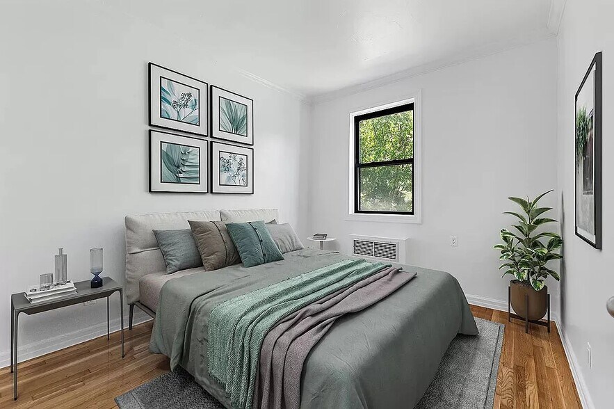 Building Photo - 322 W 11th St