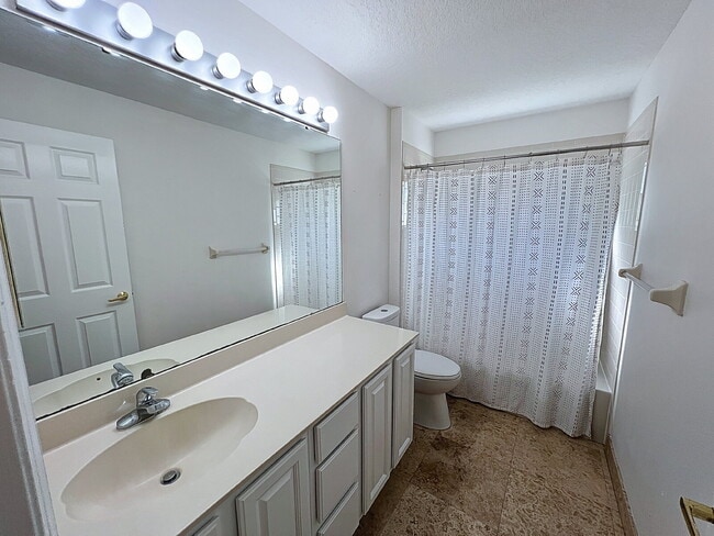 Building Photo - Charming 4-Bedroom Oasis with 3 Baths in P...