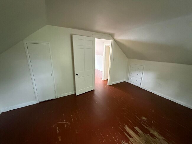 Building Photo - 203 W Elm St