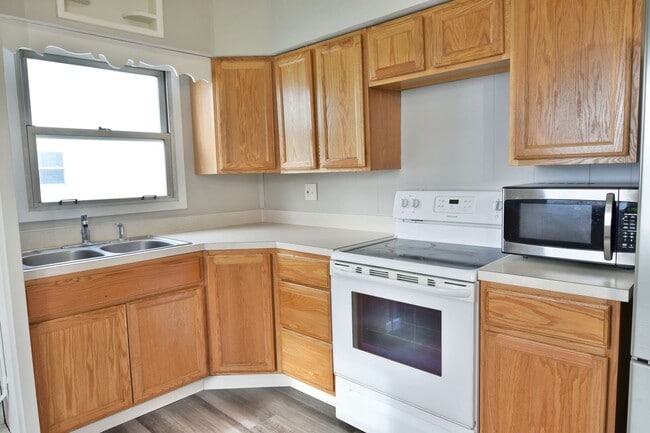 Building Photo - HOUSE for RENT in Champion Twp!