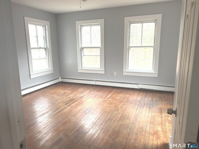 Building Photo - 162 Pinney Hill Rd