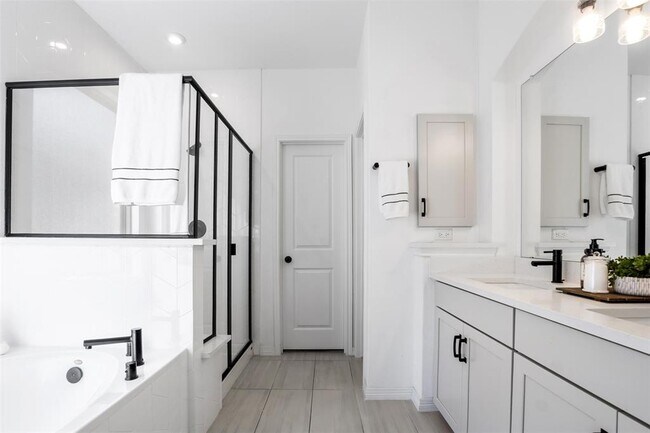Building Photo - 2233 Santa Isabella Dr