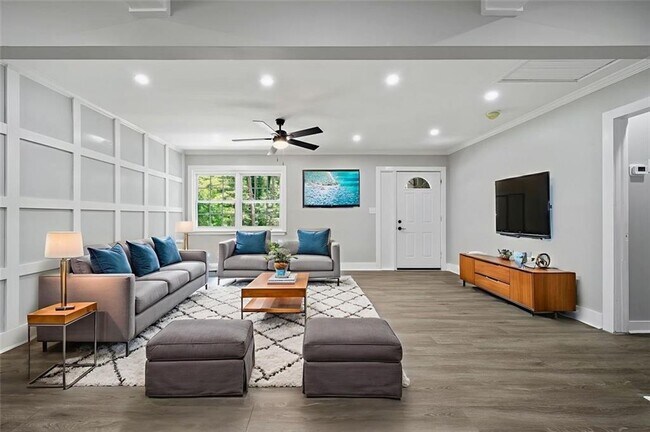 Building Photo - 1905 Fort Valley Dr SW