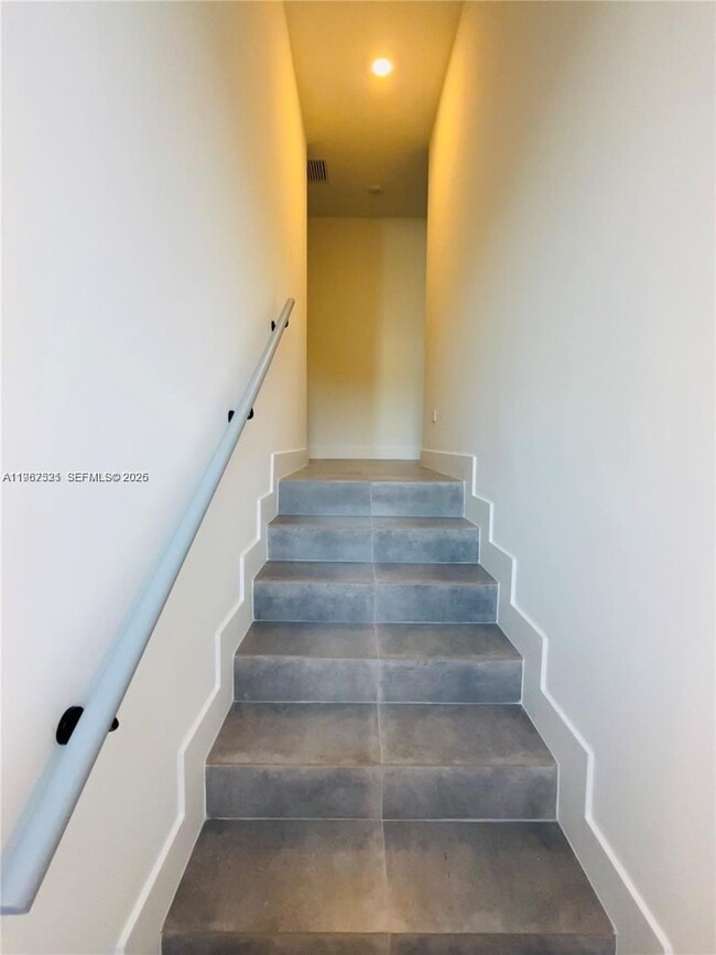 Building Photo - 2737 SW 2nd St