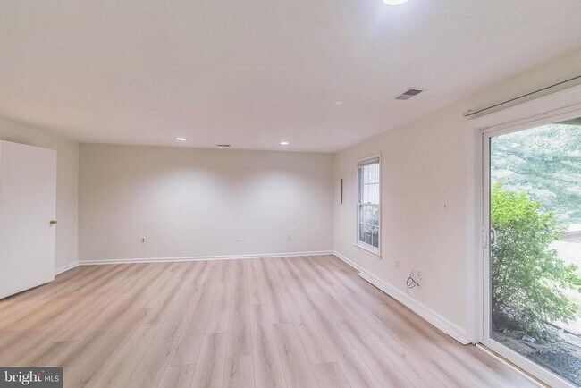 Building Photo - 3883 Zelkova Ct