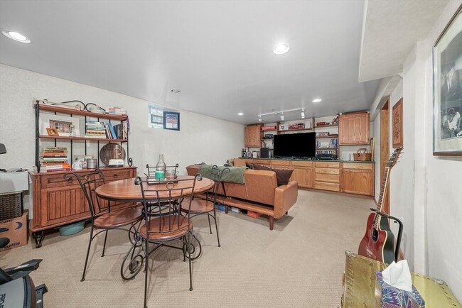 Building Photo - 4407 Howard Ave