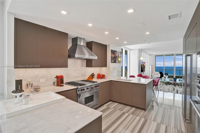 Building Photo - 17875 Collins Ave