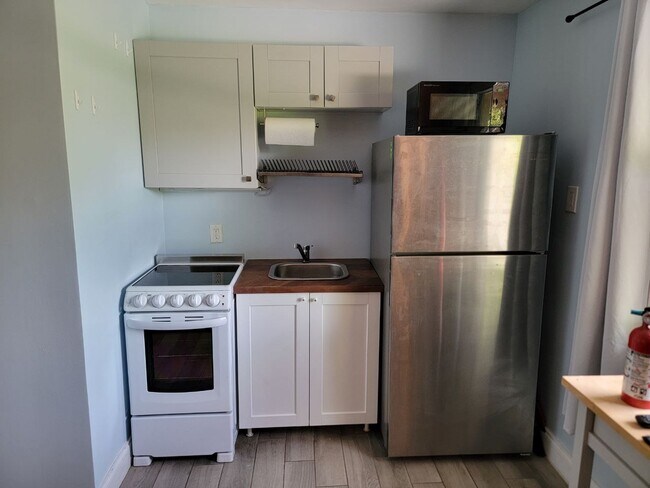 Building Photo - 300 NW 21st St