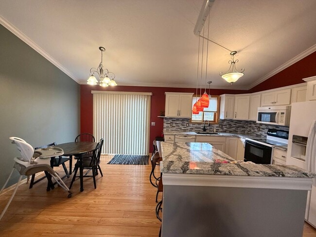 Building Photo - 331 Brookestone Dr SE