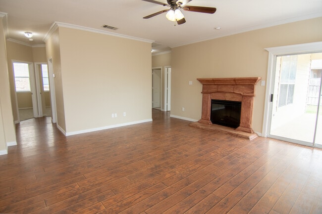 Building Photo - 10960 Hawks Landing Rd