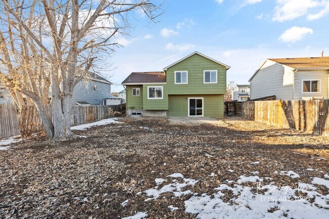 Building Photo - COUNTRYSIDE 3BD/2BA in FOUNTAIN - Security Deposit Waiver Available