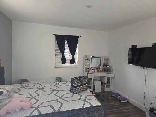 Building Photo - 1474 N Mangonia Cir