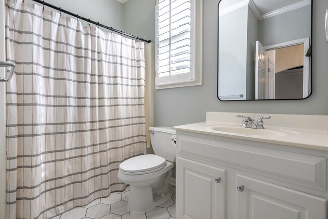 Building Photo - 5707 Community Ln