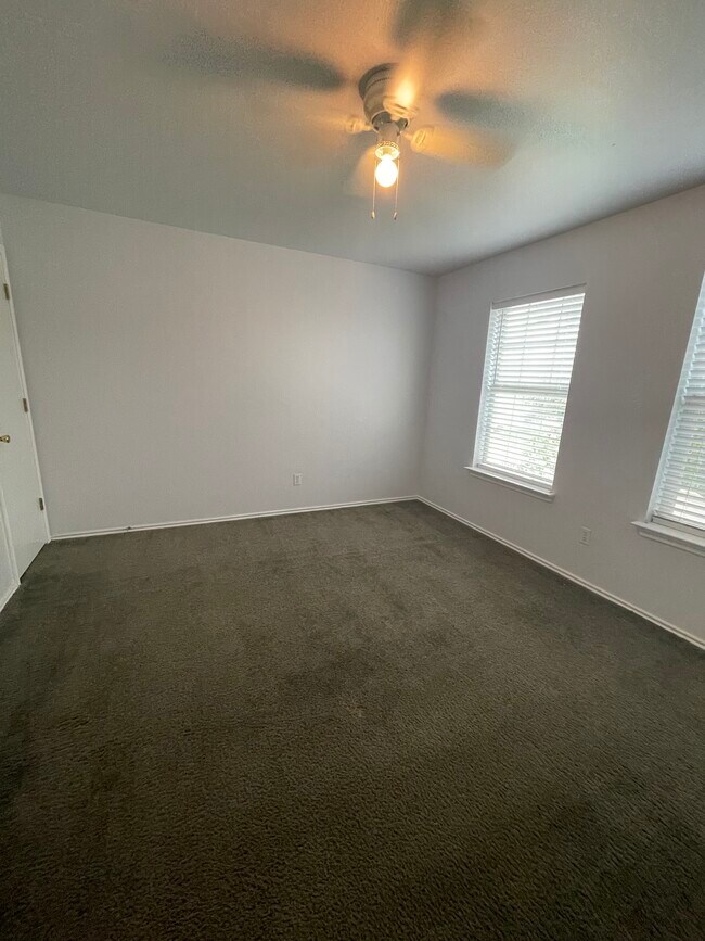 Building Photo - 112 Rinehardt st