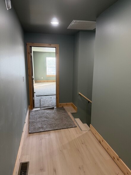 Unit B - 280 W Elm St