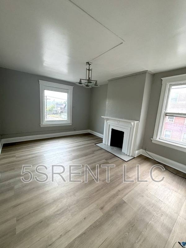 Building Photo - 2201 Burnet Ave