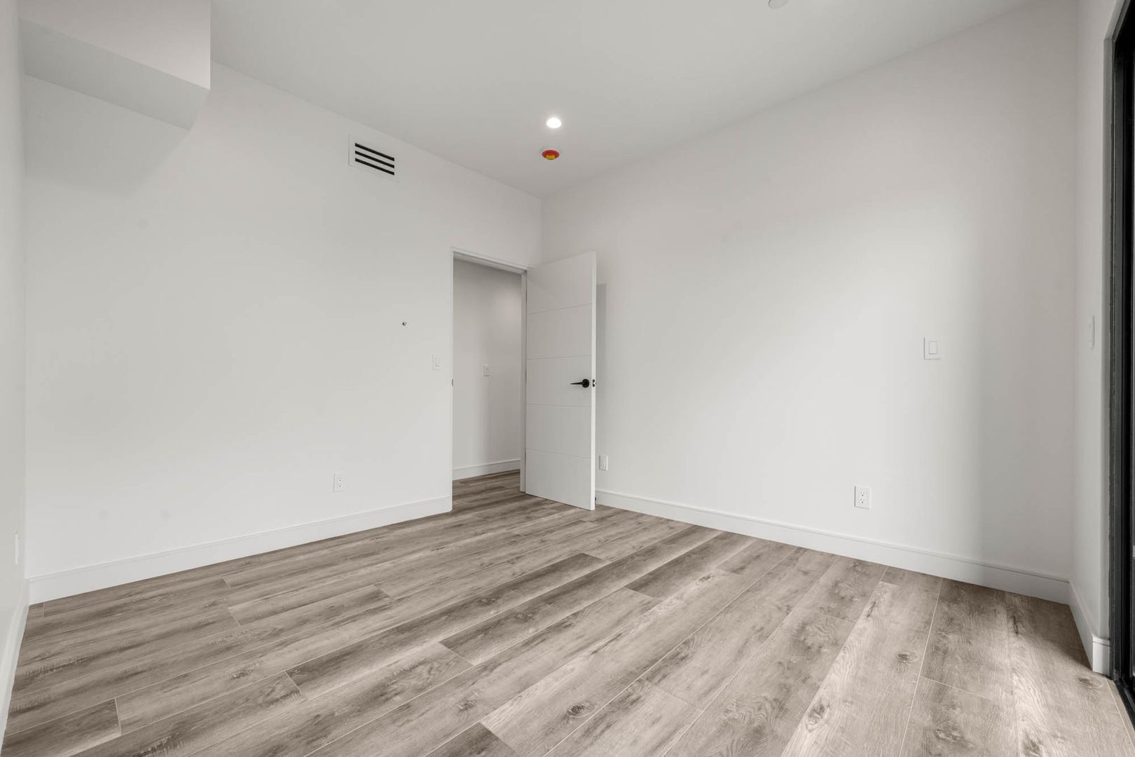 Building Photo - 1920 S Sherbourne Dr