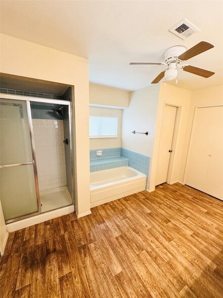 Building Photo - 8513 Kensington Dr