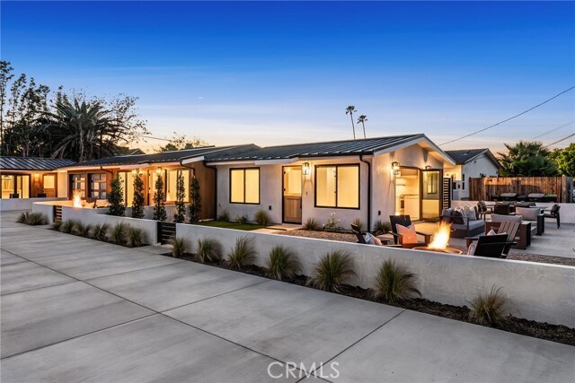 Building Photo - 251 Costa Mesa St