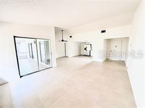 Building Photo - 10616 Leafy Way