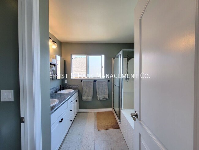 Building Photo - 15616 Firmona Ave