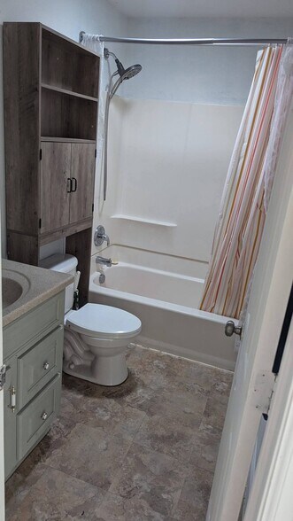 Building Photo - 464 2nd Ave