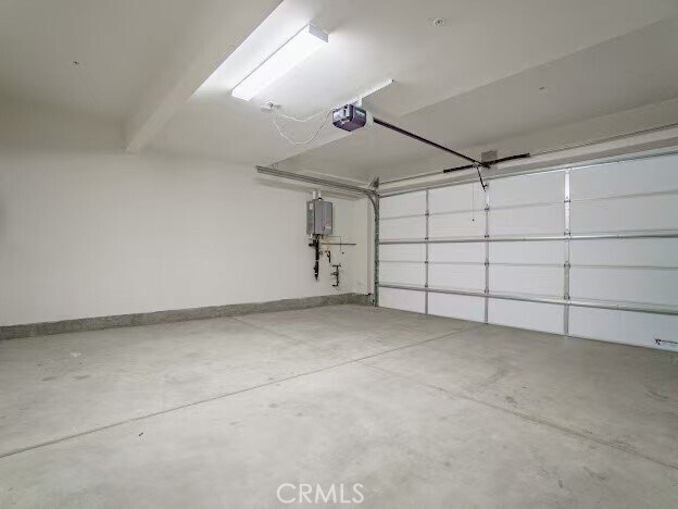 Building Photo - 352 Tank