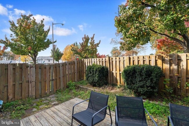 Building Photo - 520 Kingdom Ct